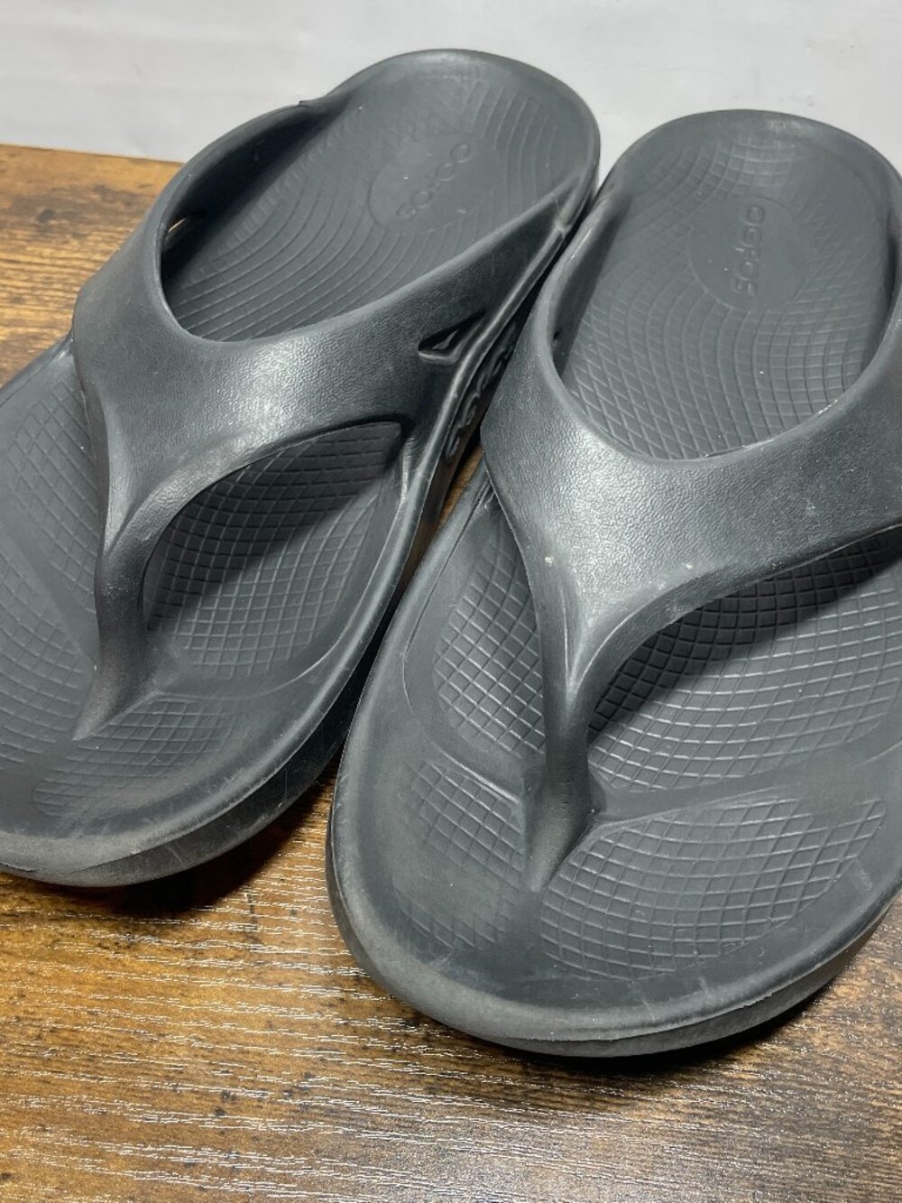 OFOS Original Recovery Flip Flop Sandals Black SIZE: Women's 8